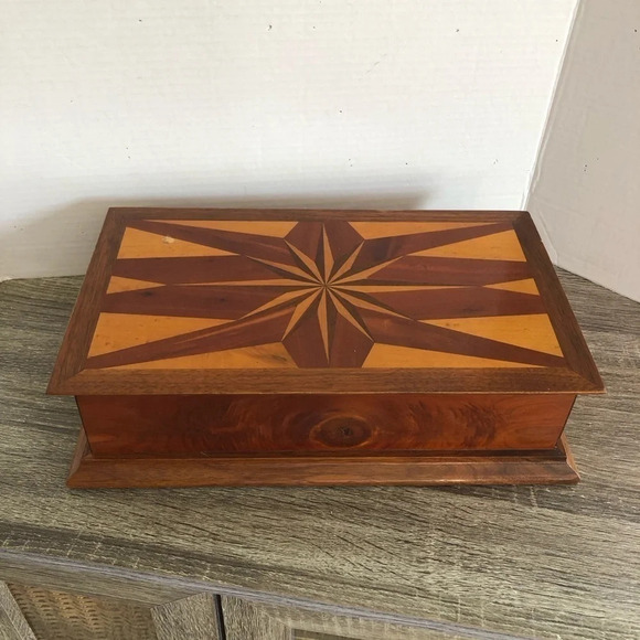Handmade Wooden Keepsake Box - Picture 1 of 11